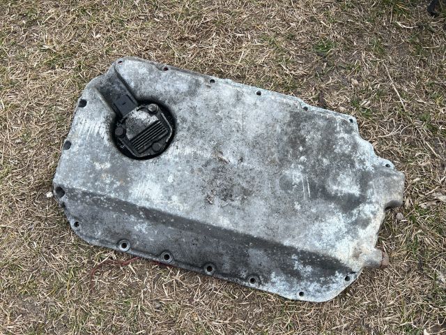 bontott AUDI A4 B5 Olajteknő