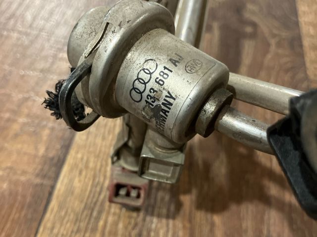 bontott AUDI A4 B5 Porlasztó Sor / Híd