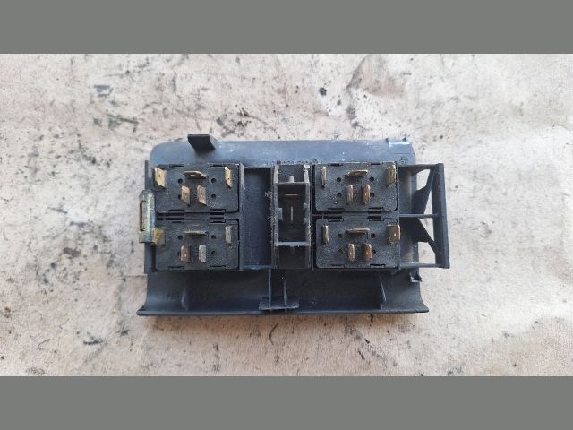 bontott AUDI A4 B5 Ablakemelő Kapcsoló Négyes / Kettes