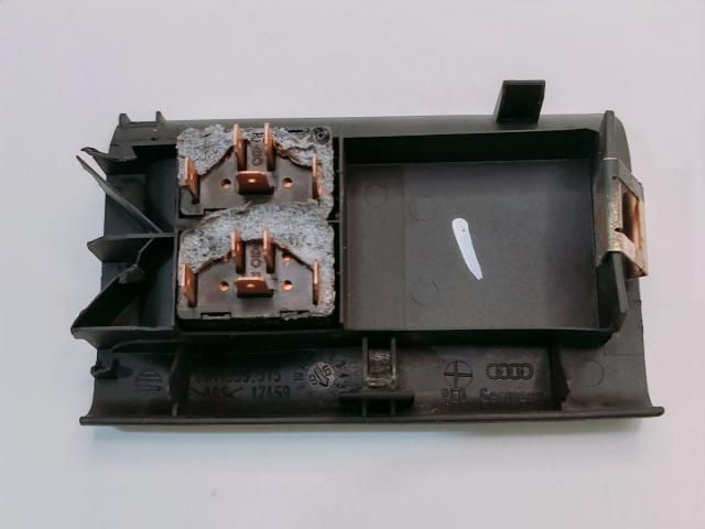 bontott AUDI A4 B5 Ablakemelő Kapcsoló Négyes / Kettes