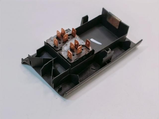 bontott AUDI A4 B5 Ablakemelő Kapcsoló Négyes / Kettes