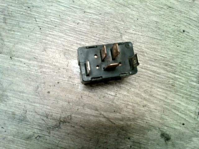 bontott AUDI A4 B5 Ablakemelő Kapcsoló (Pozíciófüggetlen)