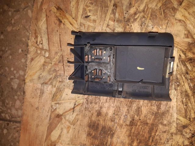 bontott AUDI A4 B5 Ablakemelő Kapcsoló (Pozíciófüggetlen)