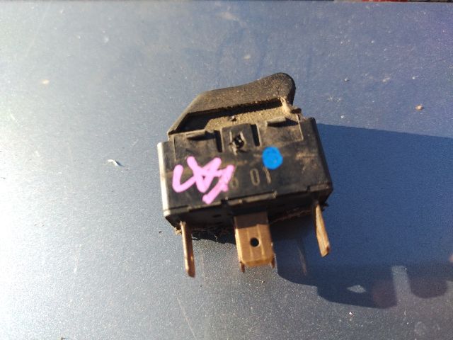 bontott AUDI A4 B5 Ablakemelő Kapcsoló (Pozíciófüggetlen)