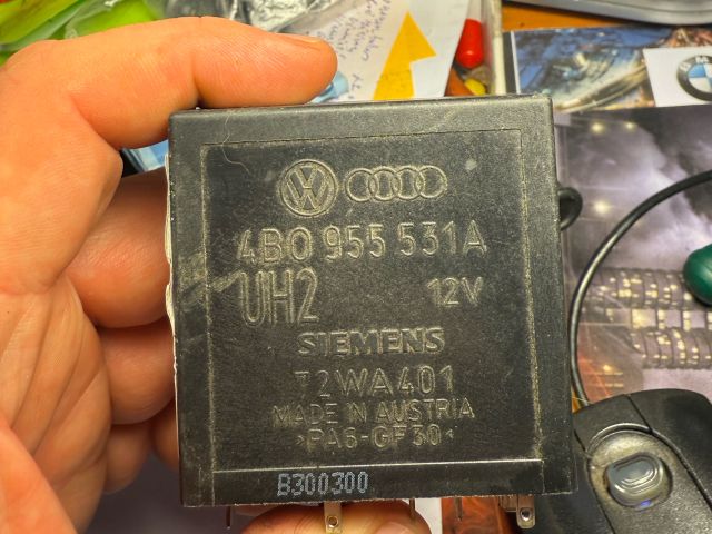 bontott AUDI A4 B5 Ablaktörlő Relé