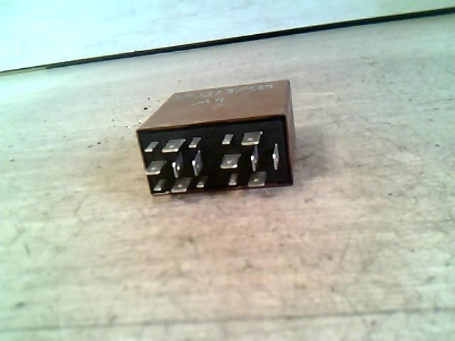 bontott AUDI A4 B5 Ablaktörlő Relé