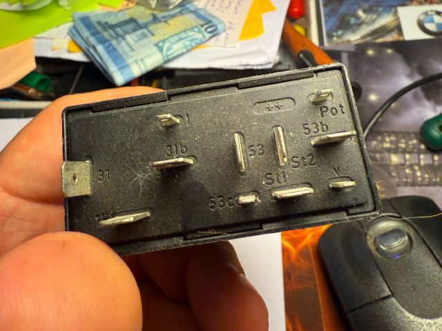 bontott AUDI A4 B5 Ablaktörlő Relé