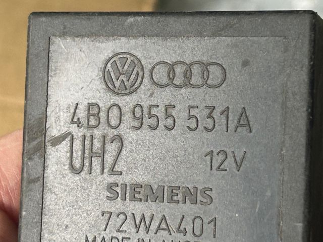 bontott AUDI A4 B5 Ablaktörlő Relé