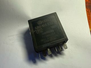 bontott AUDI A4 B5 Ablaktörlő Relé