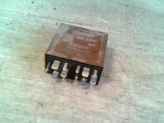 bontott AUDI A4 B5 Ablaktörlő Relé