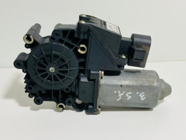 bontott AUDI A4 B5 Bal első Ablakemelő Motor