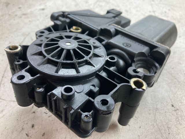 bontott AUDI A4 B5 Bal első Ablakemelő Motor