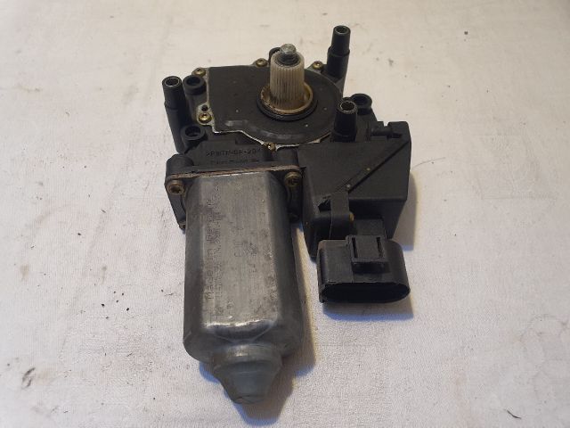 bontott AUDI A4 B5 Bal első Ablakemelő Motor