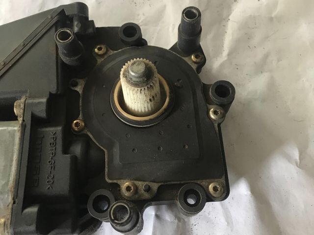 bontott AUDI A4 B5 Bal első Ablakemelő Motor