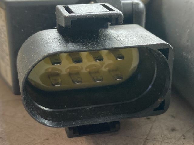 bontott AUDI A4 B5 Bal első Ablakemelő Motor