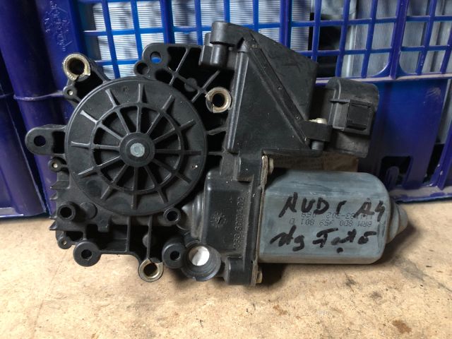 bontott AUDI A4 B5 Bal első Ablakemelő Motor