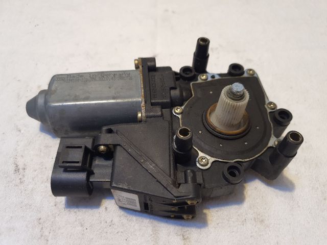 bontott AUDI A4 B5 Bal első Ablakemelő Motor