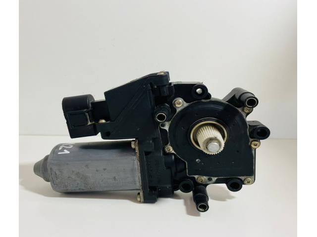 bontott AUDI A4 B5 Bal első Ablakemelő Motor