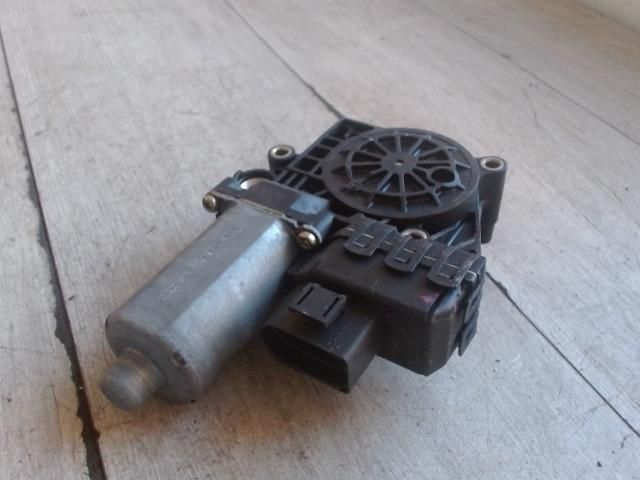 bontott AUDI A4 B5 Bal első Ablakemelő Motor