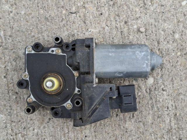 bontott AUDI A4 B5 Bal első Ablakemelő Motor