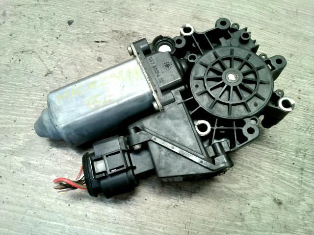 bontott AUDI A4 B5 Bal első Ablakemelő Motor