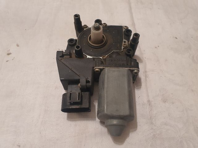 bontott AUDI A4 B5 Bal első Ablakemelő Motor
