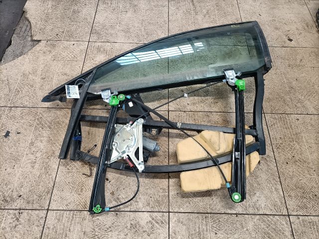 bontott AUDI A4 B5 Bal első Ablakemelő Szerkezet (Elektromos)