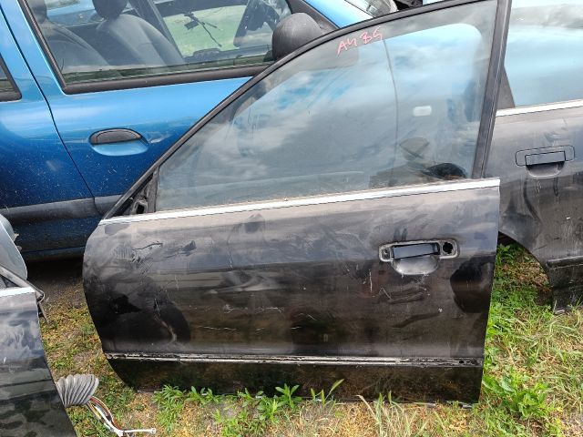bontott AUDI A4 B5 Bal első Ajtó (Részeivel)