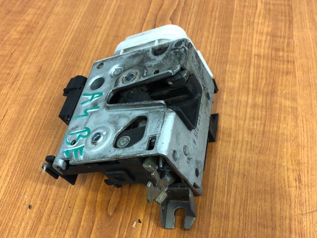 bontott AUDI A4 B5 Bal első Ajtózár