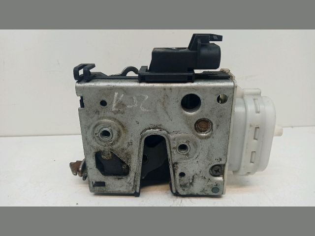 bontott AUDI A4 B5 Bal első Ajtózár