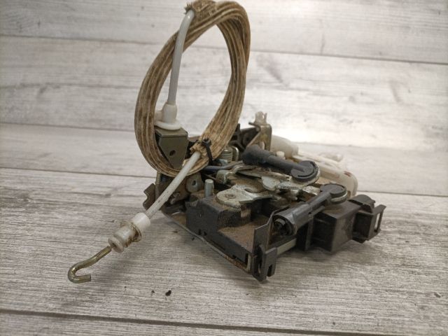 bontott AUDI A4 B5 Bal első Ajtózár