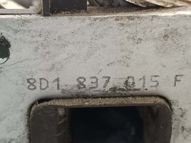 bontott AUDI A4 B5 Bal első Ajtózár