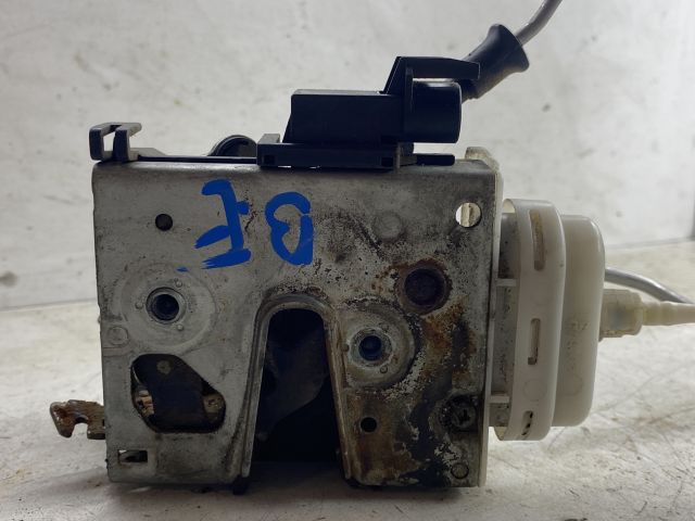 bontott AUDI A4 B5 Bal első Ajtózár