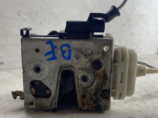 bontott AUDI A4 B5 Bal első Ajtózár