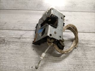 bontott AUDI A4 B5 Bal első Ajtózár