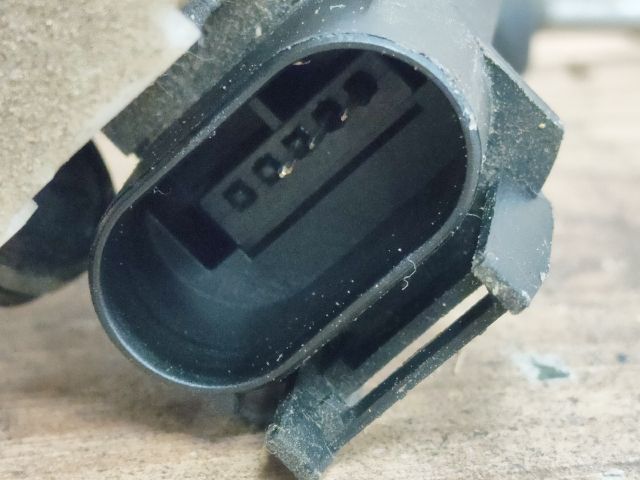 bontott AUDI A4 B5 Bal első Ajtózár