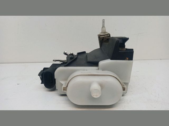 bontott AUDI A4 B5 Bal első Ajtózár