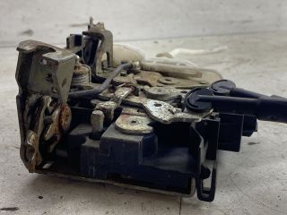 bontott AUDI A4 B5 Bal első Ajtózár