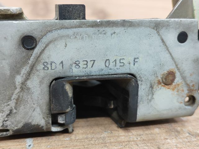 bontott AUDI A4 B5 Bal első Ajtózár