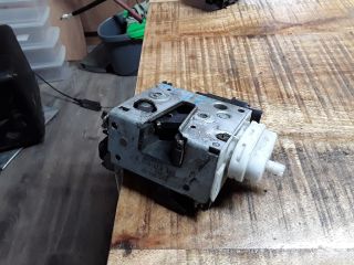 bontott AUDI A4 B5 Bal első Ajtózár