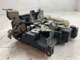 bontott AUDI A4 B5 Bal első Ajtózár