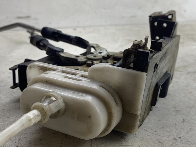 bontott AUDI A4 B5 Bal első Ajtózár