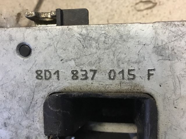 bontott AUDI A4 B5 Bal első Ajtózár