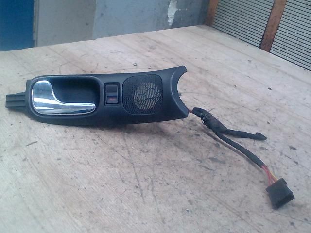 bontott AUDI A4 B5 Bal első Belső Kilincs