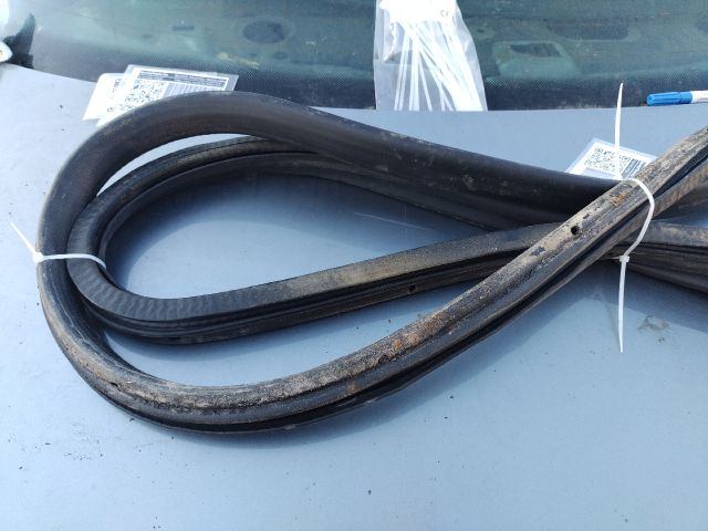 bontott AUDI A4 B5 Bal első Gumikéder