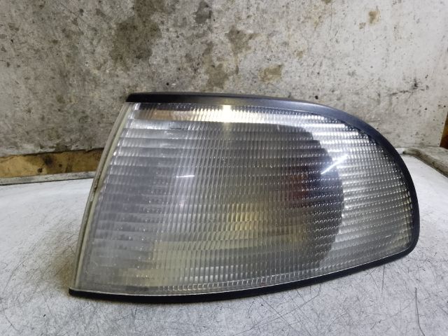 bontott AUDI A4 B5 Bal első Irányjelző
