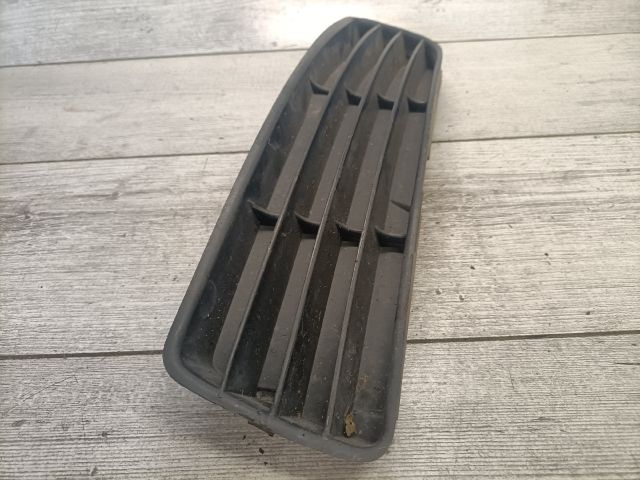 bontott AUDI A4 B5 Bal első Lökhárító Díszléc