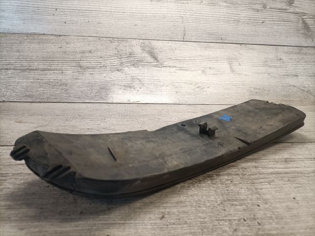 bontott AUDI A4 B5 Bal első Lökhárító Díszléc