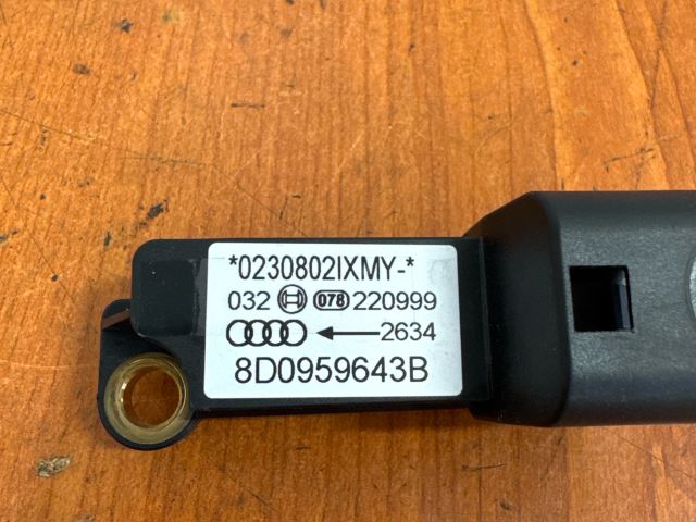 bontott AUDI A4 B5 Bal első Oldal Ütközés Érzékelő