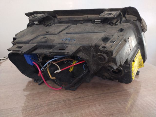 bontott AUDI A4 B5 Bal Fényszóró